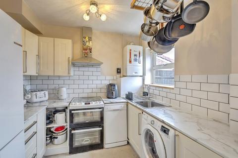 3 bedroom end of terrace house for sale, Lyncroft Way, Northampton