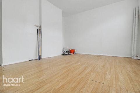 3 bedroom end of terrace house for sale, Hedgemans Way, Dagenham