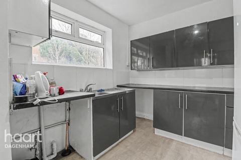 3 bedroom end of terrace house for sale, Hedgemans Way, Dagenham