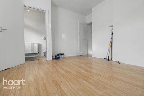 3 bedroom end of terrace house for sale, Hedgemans Way, Dagenham