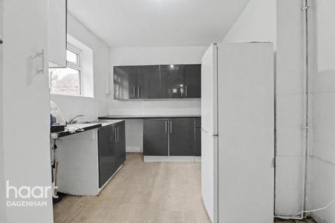 3 bedroom end of terrace house for sale, Hedgemans Way, Dagenham