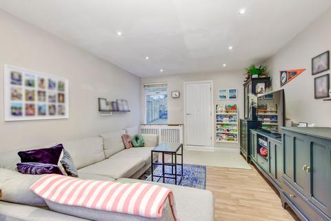 3 bedroom end of terrace house for sale, Rucklers Lane, Kings Langley, WD4