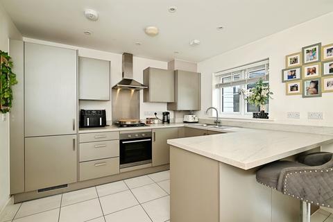 3 bedroom detached house for sale, Housson Avenue, Sittingbourne