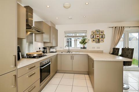3 bedroom detached house for sale, Housson Avenue, Sittingbourne