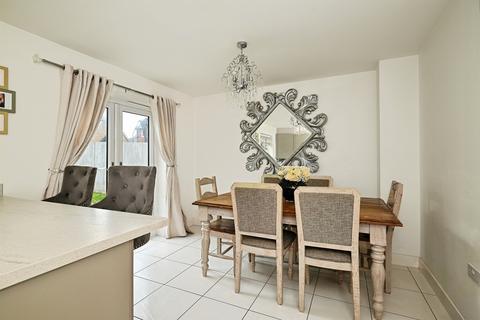 3 bedroom detached house for sale, Housson Avenue, Sittingbourne