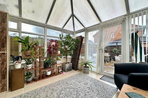 2 bedroom terraced house for sale, Wraysbury Drive, Basildon SS15