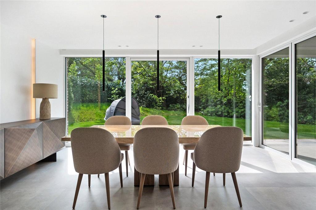 Show Home Dining