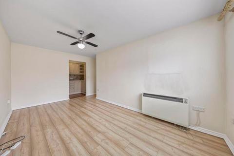 2 bedroom flat for sale, Wain Avenue, Chesterfield, S41