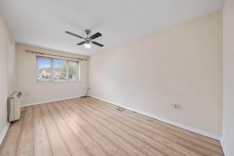 2 bedroom flat for sale, Wain Avenue, Chesterfield, S41