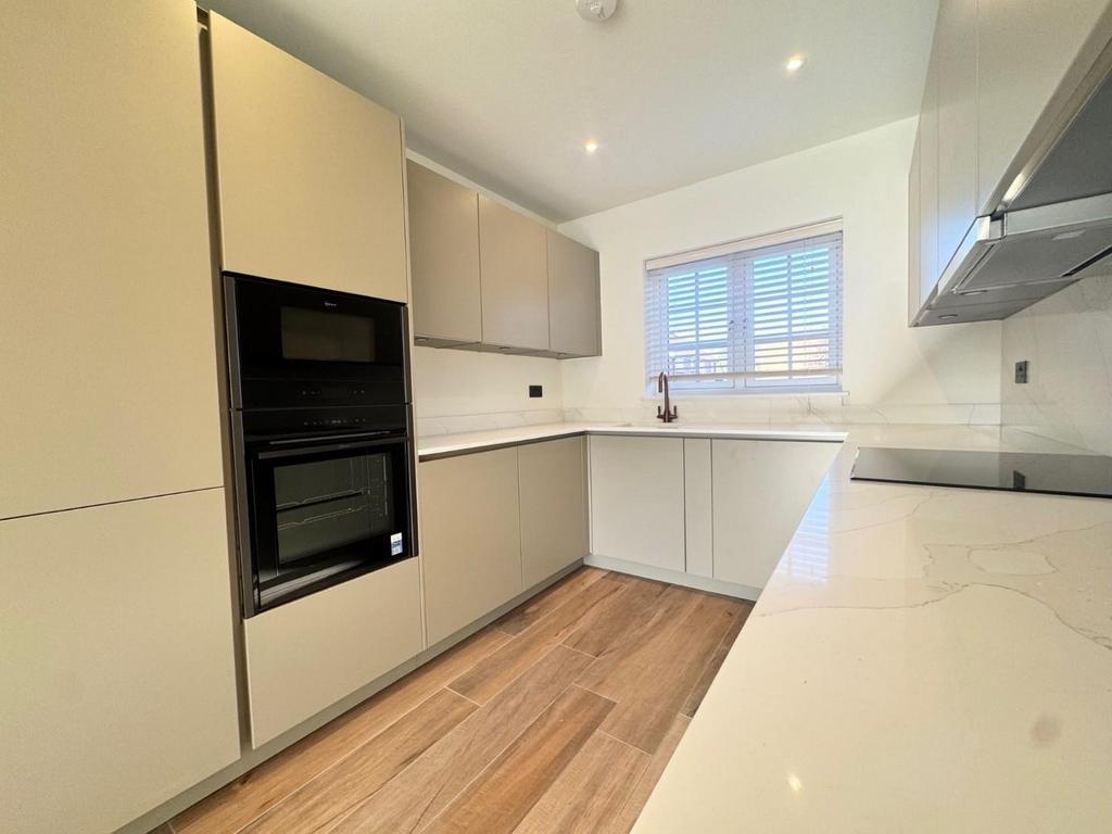 Kitchen 3.jpg