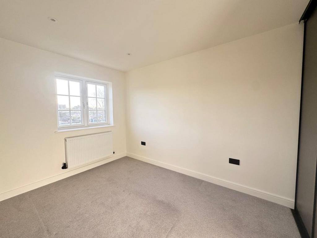 Second bedroom 2.jpg