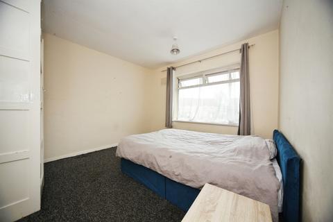 3 bedroom semi-detached house for sale, Hanswick Close, Luton