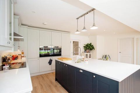 4 bedroom detached house for sale, Ivy Close, Leavesden, Watford