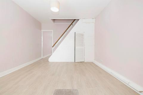 2 bedroom terraced house for sale, Chester Road, Watford