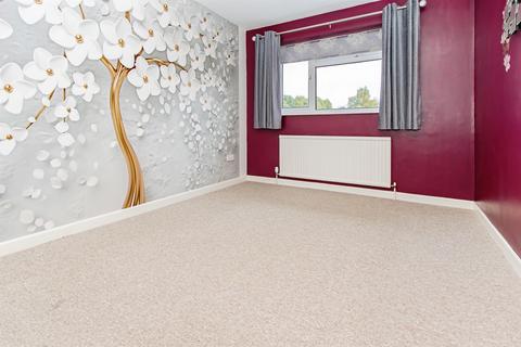 3 bedroom terraced house for sale, Carisbrooke Gardens, Yeovil