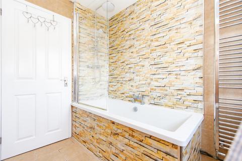 3 bedroom terraced house for sale, Carisbrooke Gardens, Yeovil