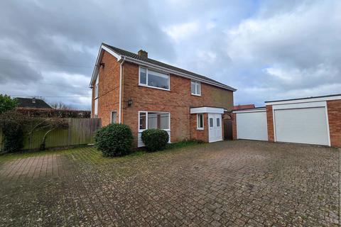 5 bedroom detached house for sale - Kent Close, Attleborough NR17