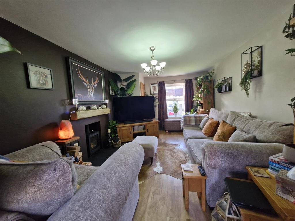 Livingroom1.jpg