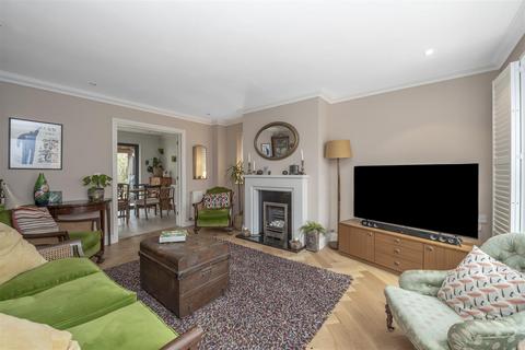 4 bedroom detached house for sale, Gardeners Walk, Elmswell