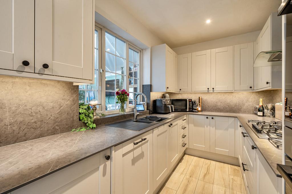 1416581-10-6996fa...