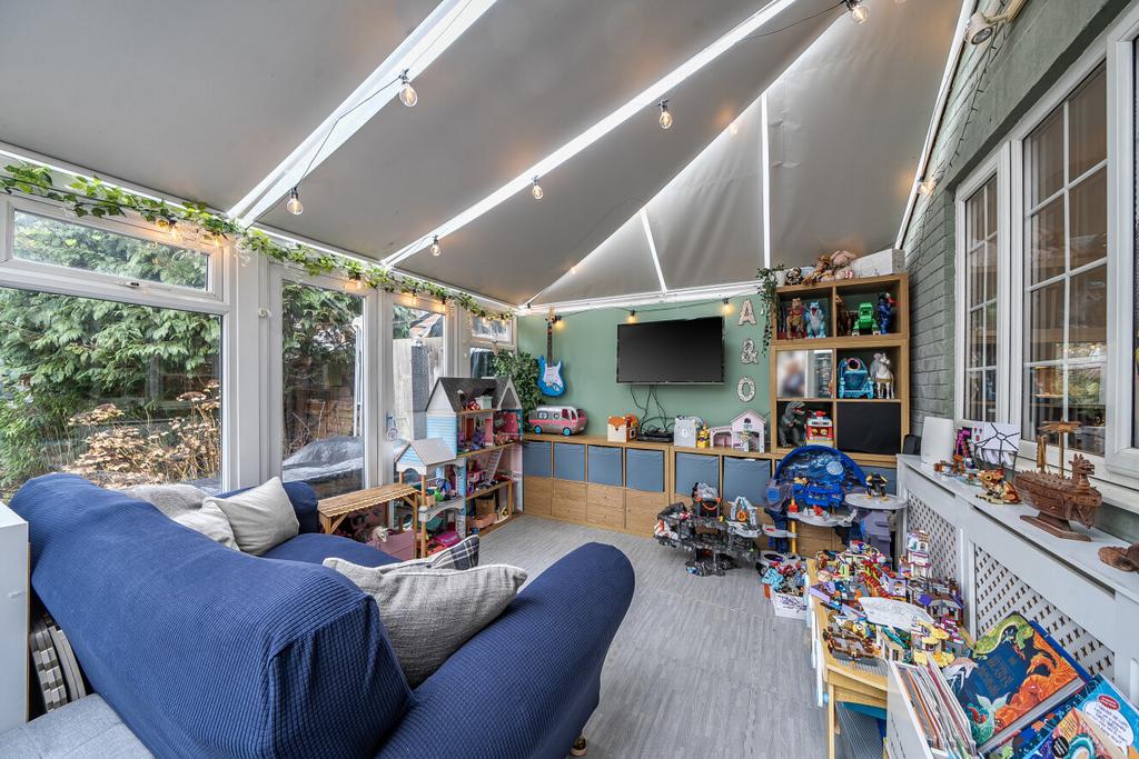 1416581-8-6996fae...