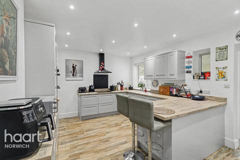 3 bedroom detached bungalow for sale, Galley Hill, Norwich