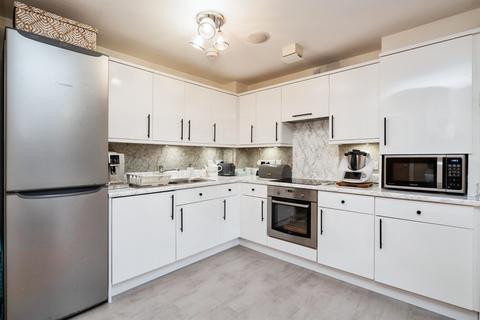 2 bedroom flat for sale, Medway Drive, TUNBRIDGE WELLS