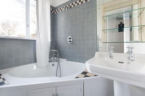 1 bedroom apartment to rent, Ladbroke Grove, London, W11
