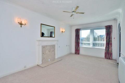 undefined, Queen Elizabeth Road, Kingston Upon Thames KT2