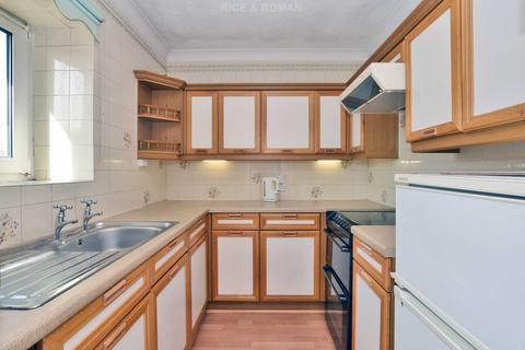 undefined, Queen Elizabeth Road, Kingston Upon Thames KT2