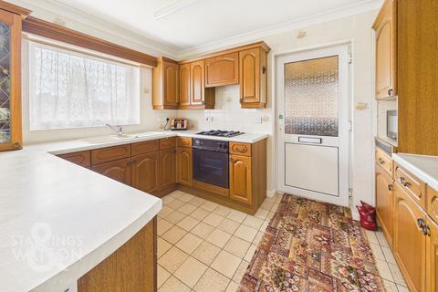 3 bedroom detached bungalow for sale, School Lane, Rockland St. Mary, Norwich