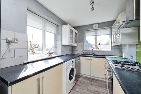 2 bedroom maisonette for sale, London Road, High Wycombe