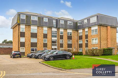 2 bedroom apartment to rent, Lampits, Hoddesdon