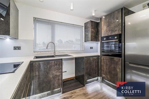 2 bedroom apartment to rent, Lampits, Hoddesdon