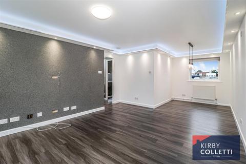 2 bedroom apartment to rent, Lampits, Hoddesdon