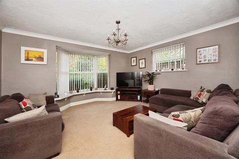 4 bedroom detached house for sale, Hawthorn Road, Kingsnorth, Ashford
