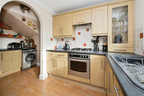 4 bedroom detached house for sale, Hawthorn Road, Kingsnorth, Ashford