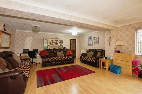 4 bedroom semi-detached house for sale, Wellman Croft, Birmingham, B29