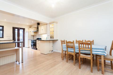 4 bedroom house to rent, Salcombe Drive, Romford, RM6