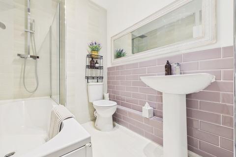 2 bedroom flat for sale, Wingrove Road, Newcastle Upon Tyne, NE4