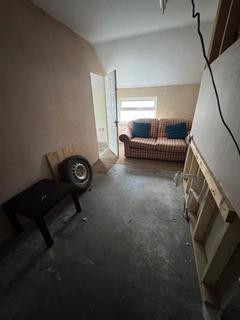 Garage to rent, Llanishen Street, Heath