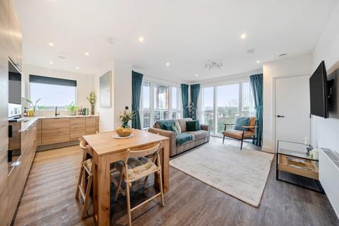 2 bedroom flat for sale - Grove Park Road, London, SE9