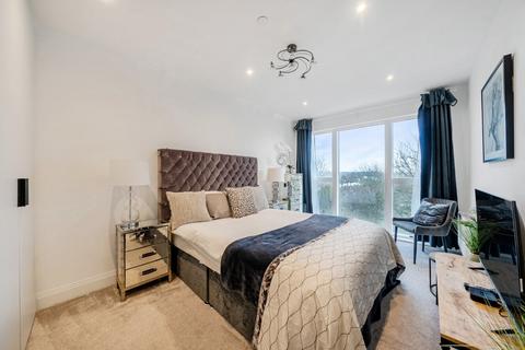 2 bedroom flat for sale, Grove Park Road, London, SE9