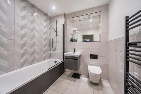 2 bedroom flat for sale, Grove Park Road, Mottingham, London, SE9