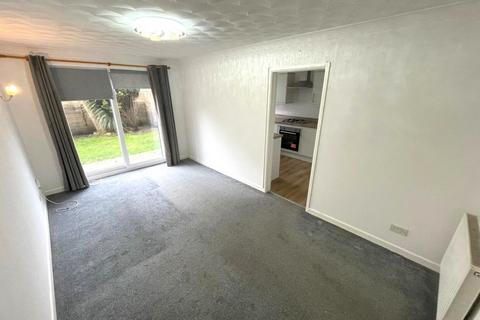 3 bedroom end of terrace house to rent, Woking Rd Parkstone