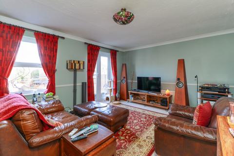 4 bedroom townhouse for sale, Marine Court, Southsea