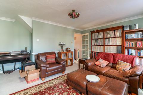 4 bedroom townhouse for sale, Marine Court, Southsea