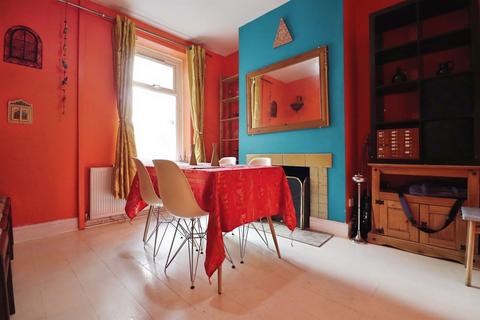 3 bedroom end of terrace house for sale, Pearl Street, Cardiff