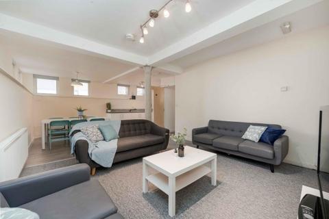 undefined, 45 Trafalgar Street