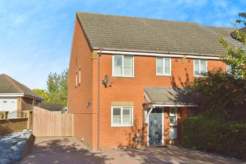 3 bedroom end of terrace house for sale, Portishead Drive, Tattenhoe, MILTON KEYNES